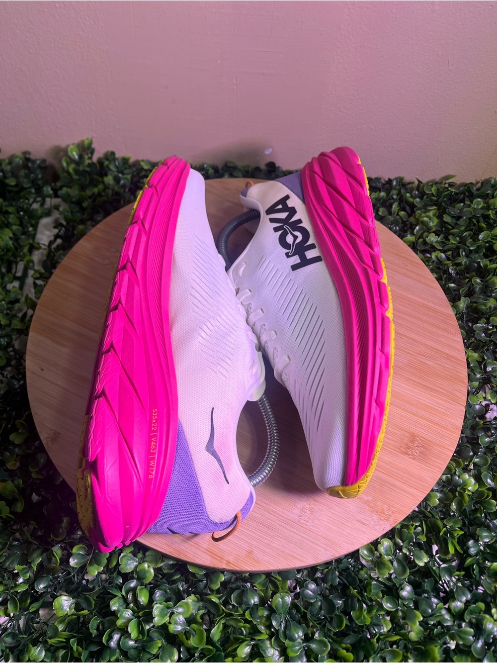 🔥 HOKA RINCON 3 WHITE PINK ATHLETIC RUNNING SHOES WOMENS SIZE 8.5 B - Picture 6 of 10